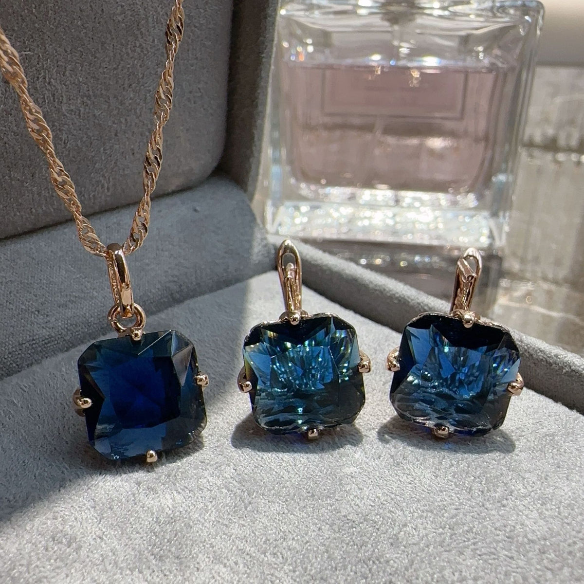 Ornament Sapphire Blue Earrings & Necklace Set | High-Sense Royal Zircon Jewelry | Trendy Minimalist Deep Blue Pendant & Studs | Luxury-Label Statuesque Evening Set | 2026 High-Fashion Radiant Women’s Accessories