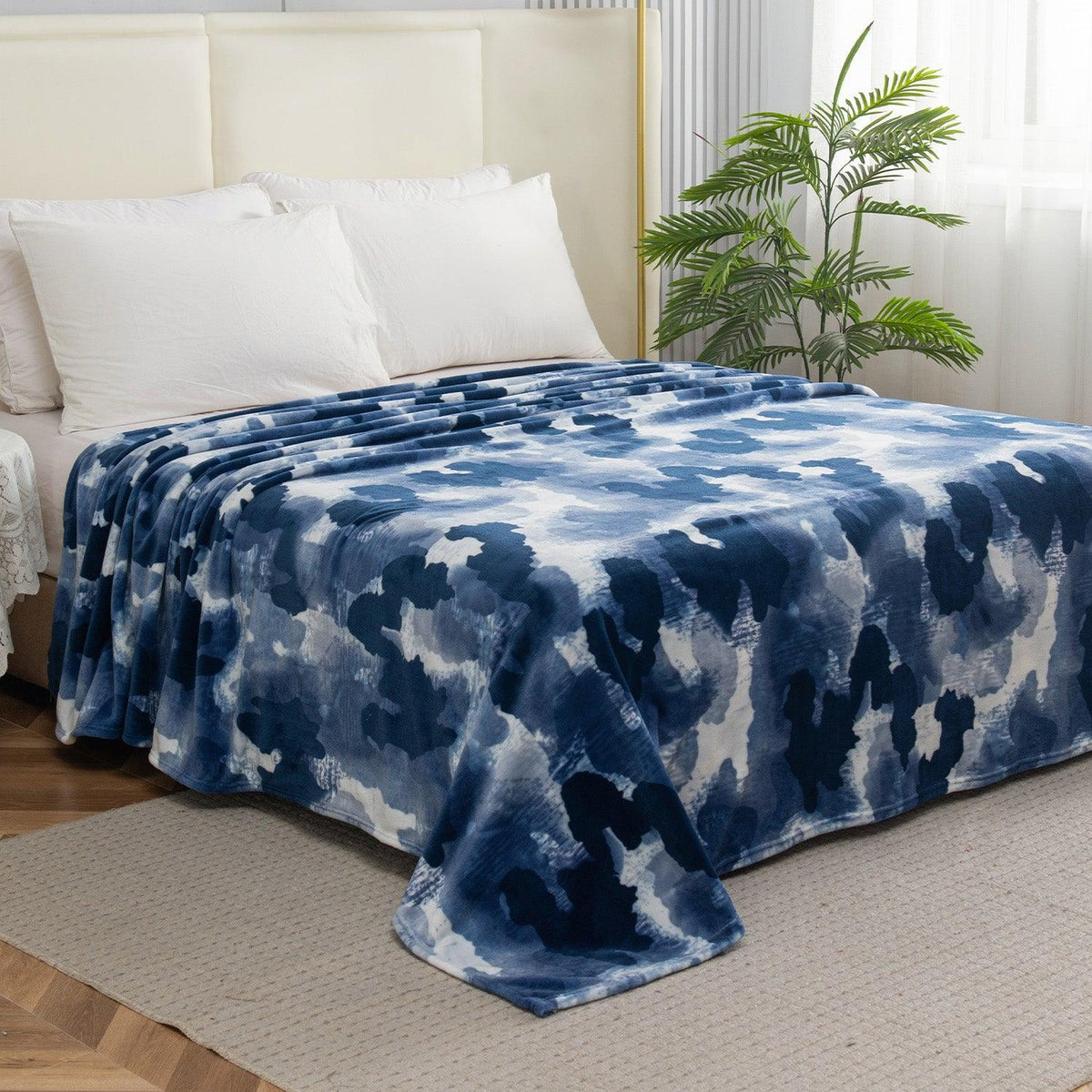 Elegant Comfort Camouflage Printed Velour Fleece Blanket Design - Velvety Feel