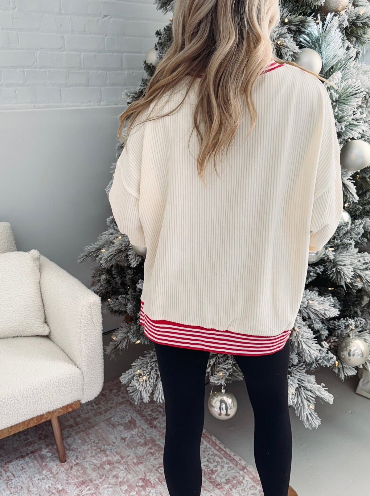 ✨WOMEN'S SKATING SANTA SEQUIN PULLOVER