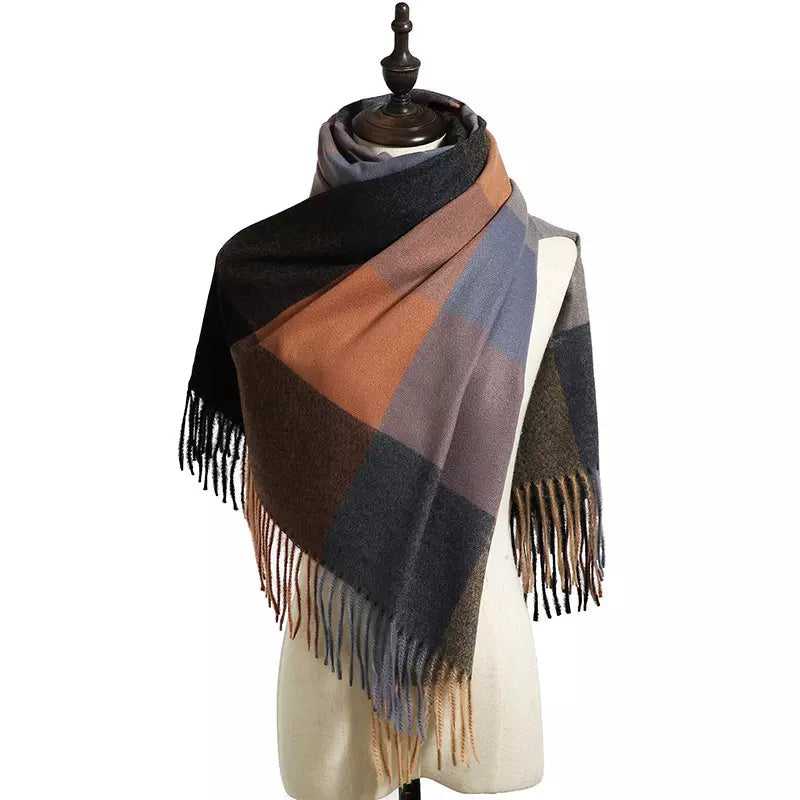 Cosy Plaid Scarf With Tassels in Bronze Rose