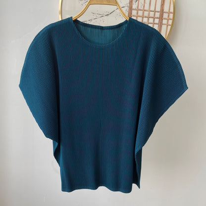 Comfortable Casual Basic Round Neck T-Shirt with Pleated Design, High-End Style