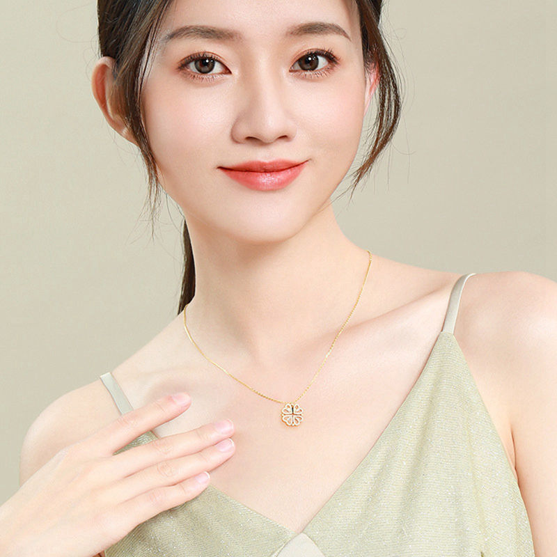 Magnetic Folding Heart-Shaped Clover Necklace | 2-in-1 Four-Leaf Clover & Heart Pendant | High-Sense Love Clavicle Chain | Trendy Openable Heart Choker Gift | 2026 High-Fashion Transformative Women’s Jewelry