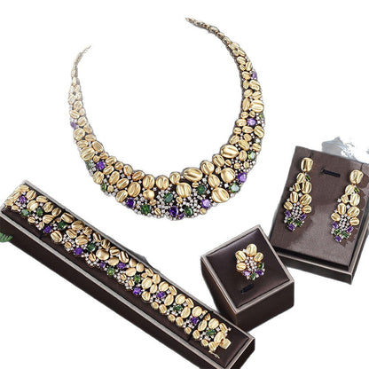 Luxurious Exaggerated Bridal Jewelry Set | Bold Statement Necklace & Earring Wedding Suite | Fashionable High-Impact Crystal Jewelry for Brides | Grand Gala Jewelry Set