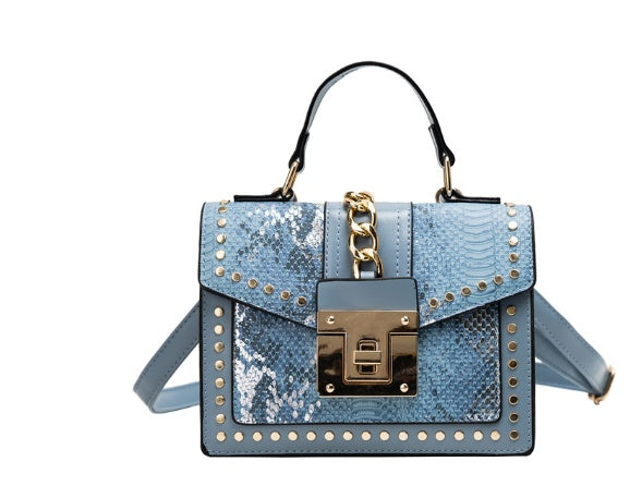 Women’s Fashion Alligator Pattern Shoulder Bag | High-Sense Faux Leather Underarm Bag | Trendy Minimalist Crocodile Texture Handbag | Luxury-Label Statuesque Daily Carry | 2026 High-Fashion Radiant Urban Essential