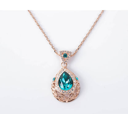 Elegant Hollow Pattern Jewelry Set | Intricate Cut-Out Necklace & Earrings Suite | Modern Filigree Statement Jewelry for Women | Luxury Lightweight Patterned Jewelry Set