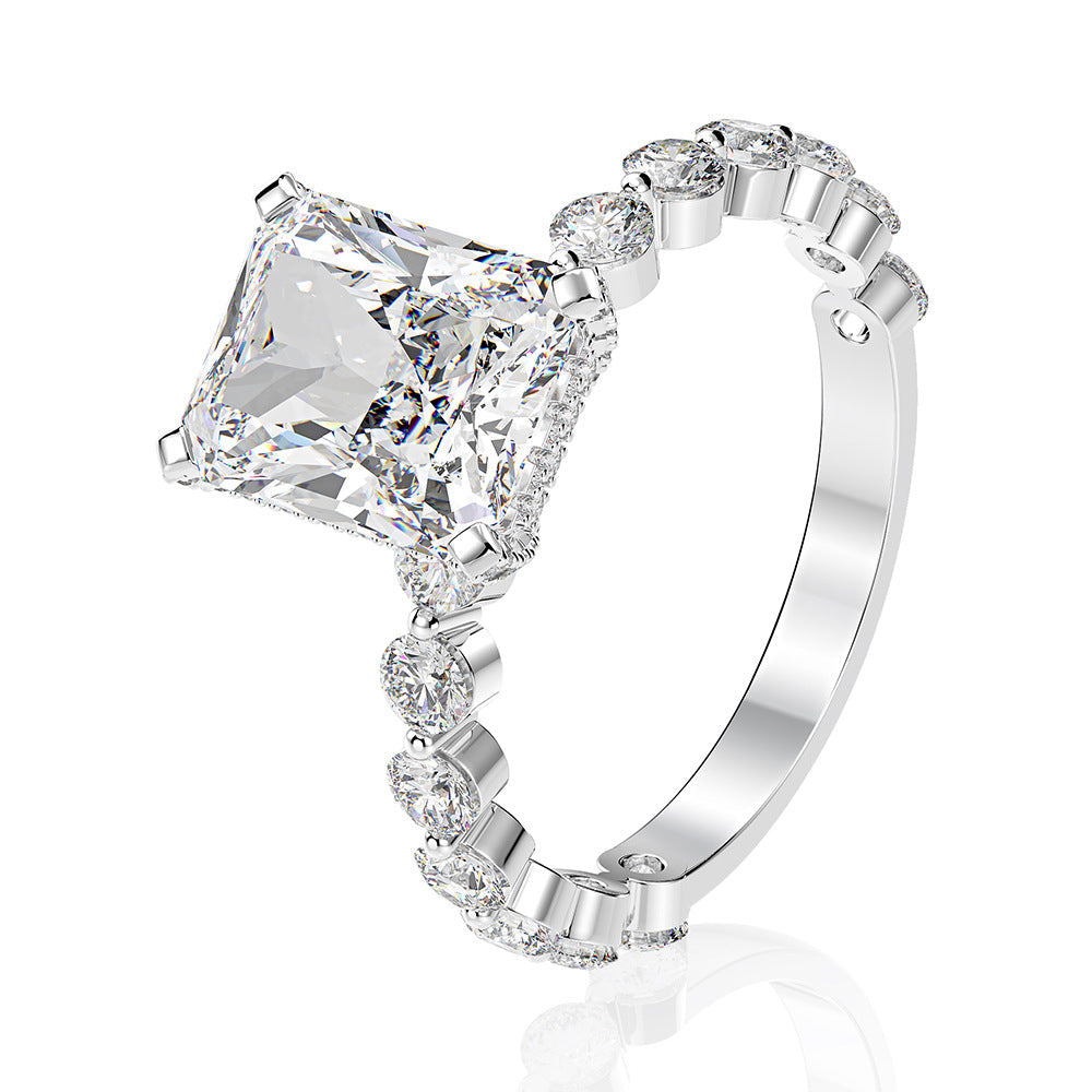 Luxury High Carbon Diamond Ring | High-Sense Crystalline Engagement Ring | Trendy Minimalist Multi-Faceted Gemstone Ring | Luxury-Label Statuesque Radiant Accessory | 2026 High-Fashion Emerald-Luxe Essential