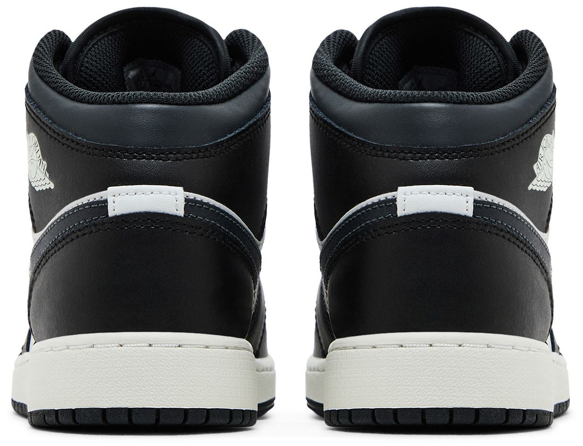 Air Jordan Grade School Retro 1 Mid 'Off Noir Toe Gs' Sneakers