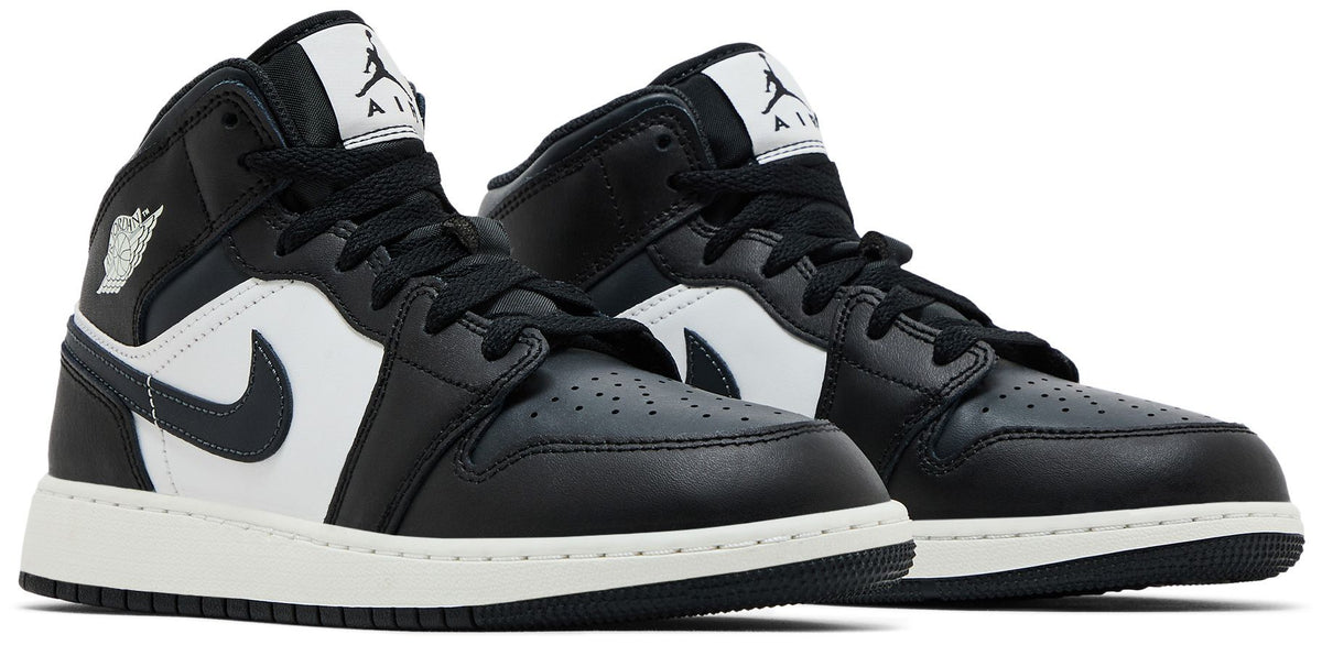 Air Jordan Grade School Retro 1 Mid 'Off Noir Toe Gs' Sneakers