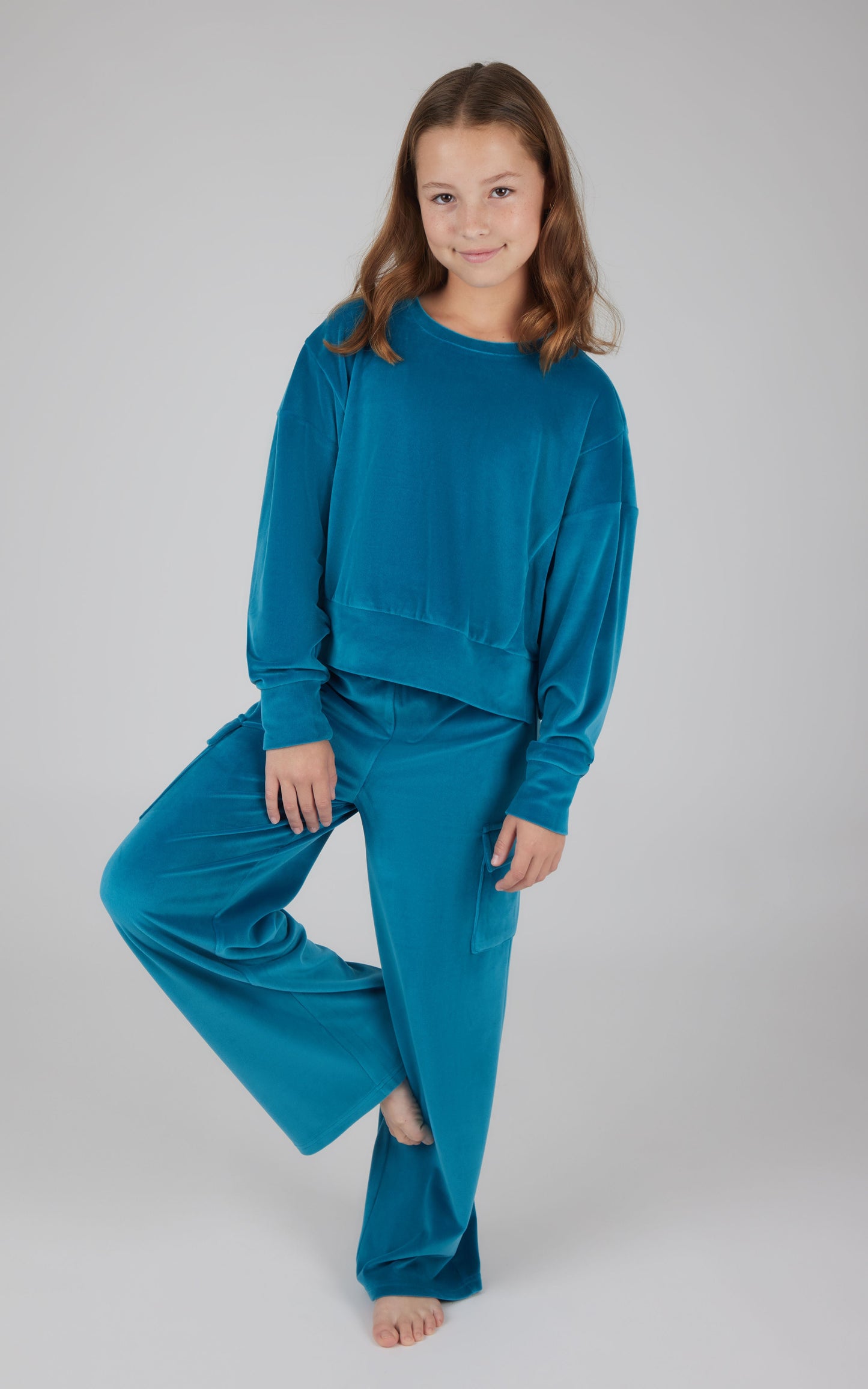 90 Degree by Reflex Girls Velour Crew Pullover With Cargo Pocket Pant