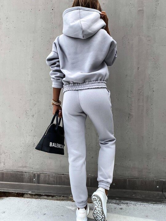 Women’s New Hooded Sweatshirt & Joggers Sports Suit | Elegant 2-Piece Slim-Fit Tracksuit | Trendy Long Sleeve Hoodie & Sweatpants Set | High-Sense Activewear Lounge Set | 2026 Urban Sportswear Collection