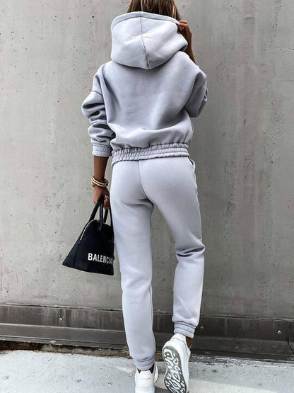 Women’s New Hooded Sweatshirt & Joggers Sports Suit | Elegant 2-Piece Slim-Fit Tracksuit | Trendy Long Sleeve Hoodie & Sweatpants Set | High-Sense Activewear Lounge Set | 2026 Urban Sportswear Collection