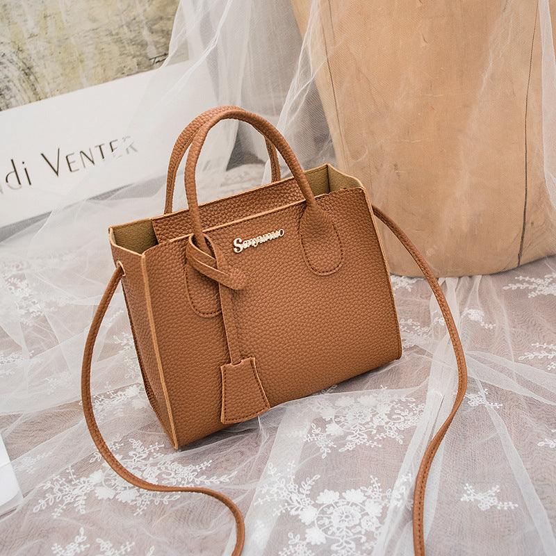 Women’s Personality Messenger Mobile Phone Bag | High-Sense One-Shoulder Mini Crossbody | Trendy Minimalist Multi-Functional Phone Purse | Luxury-Label Statuesque Travel Pouch | 2026 High-Fashion Radiant Urban Accessory