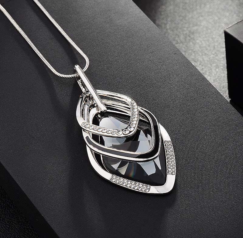 Women’s Long Necklace Pendant | High-Sense Maxi Collier Statement Jewelry | Trendy Minimalist Elongated Pendant | Luxury-Label Statuesque Radiant Accessory | 2026 High-Fashion Emerald-Luxe Essential