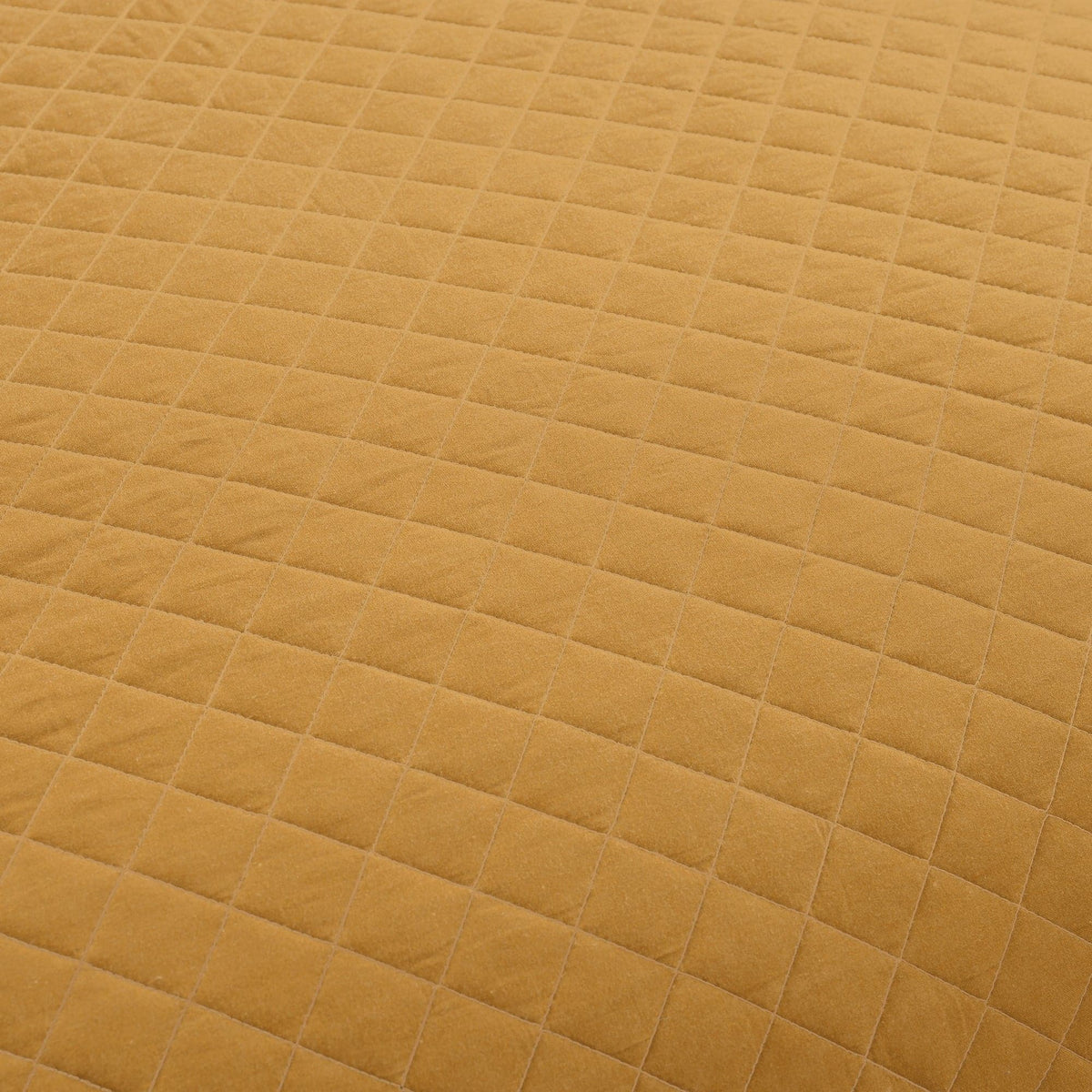 Ava Diamond Oversized Cotton Quilt Set