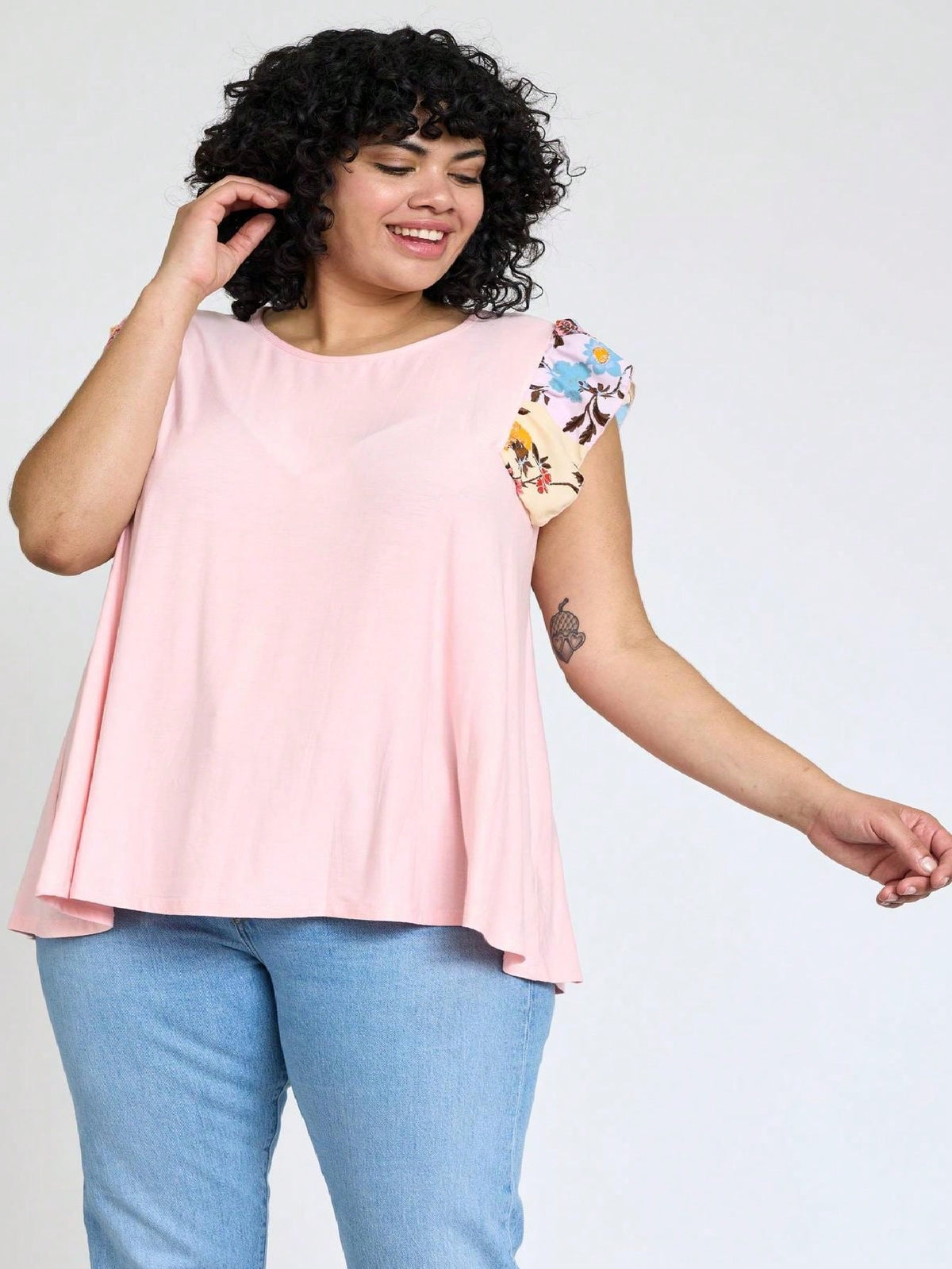 Contrast Ruffle Trim Floral  Flutter Cap Sleeve Top For Leggings Shorts And Jeans  | 7 Colors | S-3X