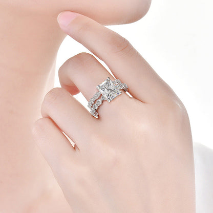 Luxury High Carbon Diamond Ring | High-Sense Crystalline Engagement Ring | Trendy Minimalist Multi-Faceted Gemstone Ring | Luxury-Label Statuesque Radiant Accessory | 2026 High-Fashion Emerald-Luxe Essential