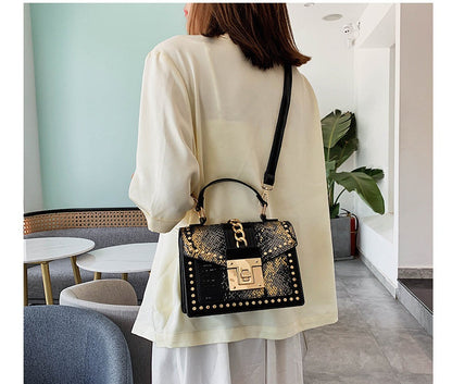 Women’s Fashion Alligator Pattern Shoulder Bag | High-Sense Faux Leather Underarm Bag | Trendy Minimalist Crocodile Texture Handbag | Luxury-Label Statuesque Daily Carry | 2026 High-Fashion Radiant Urban Essential