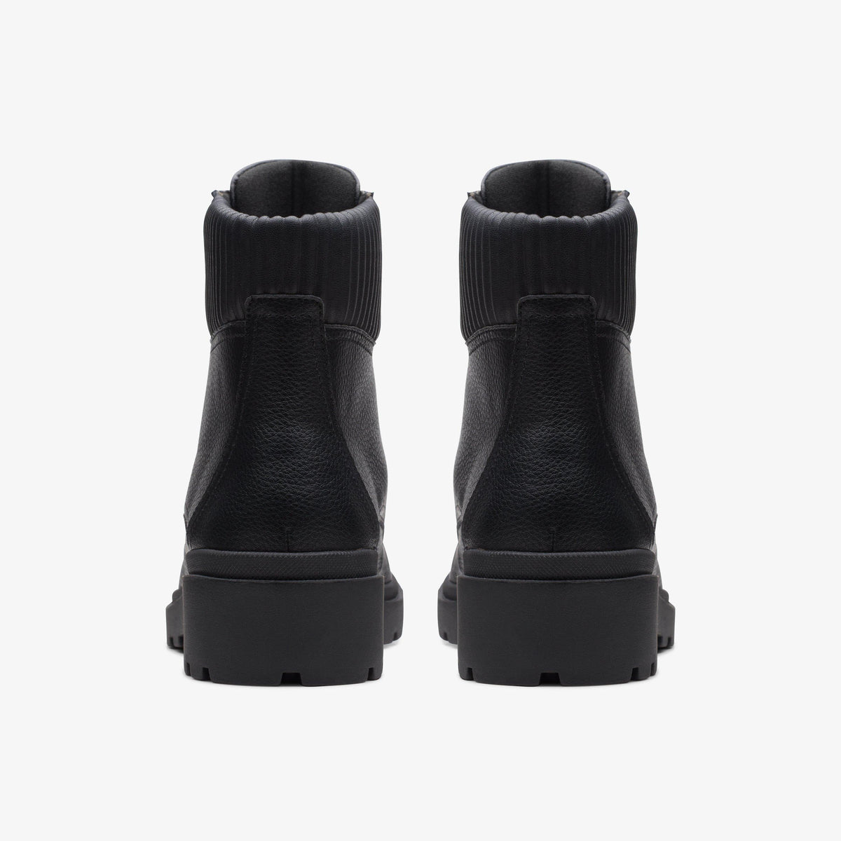 Clarks Women's Calla Zip Booties
