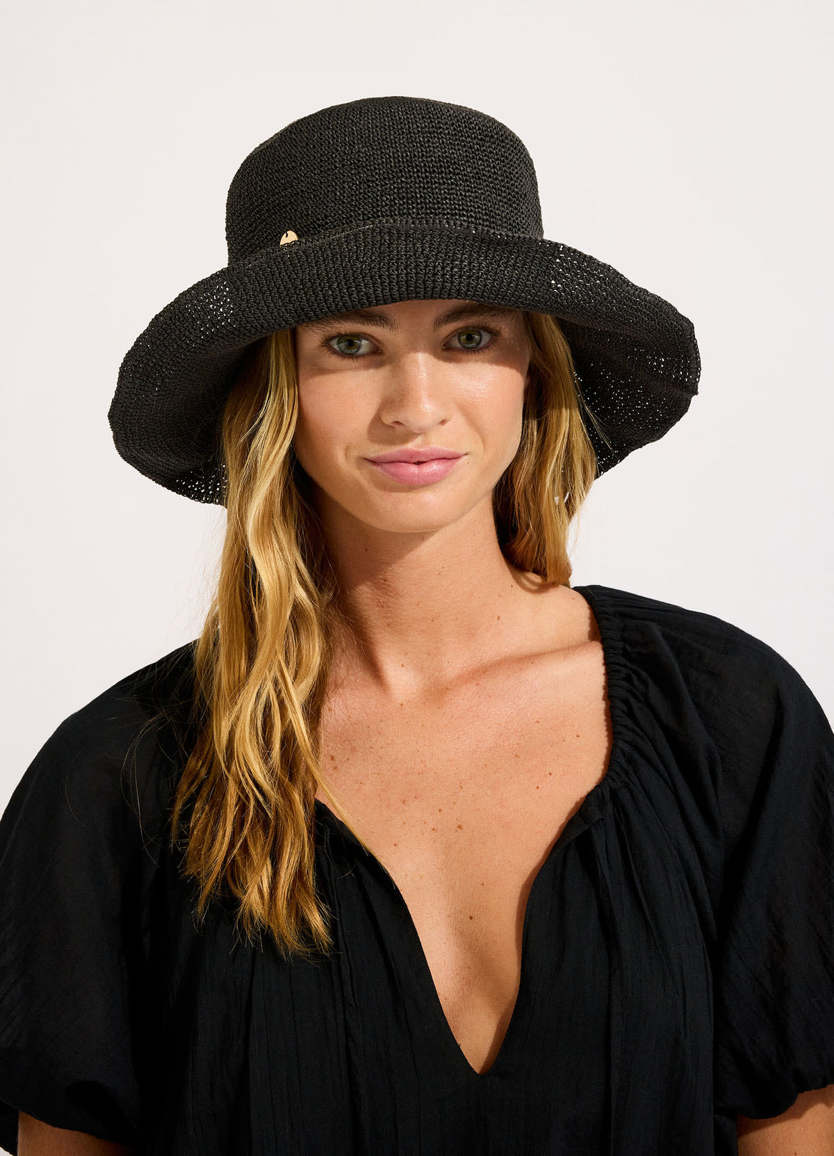 Packable Raffia Bucket Hat