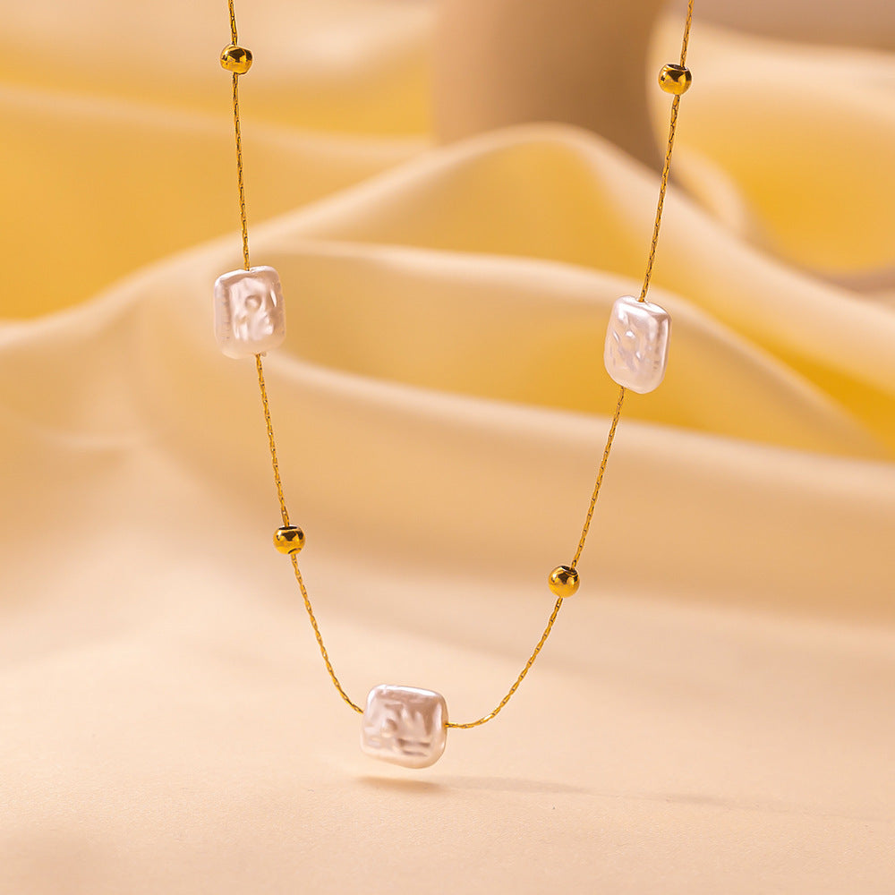 Niche Design Double-Layer Pearl Clavicle Necklace | High-Sense Vintage French Style Jewelry | Trendy Minimalist Titanium Steel Pearl Choker | Luxury-Label Statuesque Radiant Accessory | 2026 High-Fashion Emerald-Luxe Essential