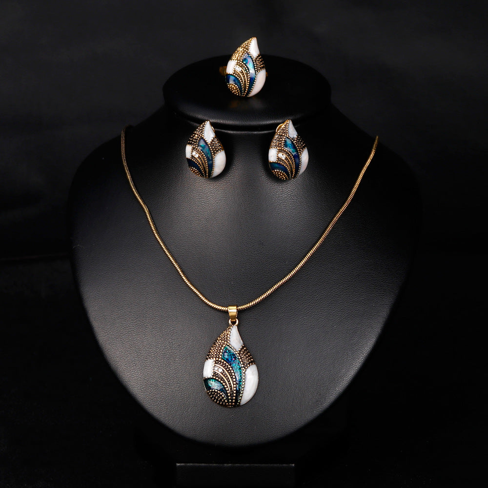 Water Drop Jewelry Set | High-Sense Teardrop Necklace & Earrings | Trendy Minimalist Crystal Bridal Set | Luxury-Label Statuesque Radiant Accessory | 2026 High-Fashion Emerald-Luxe Essential