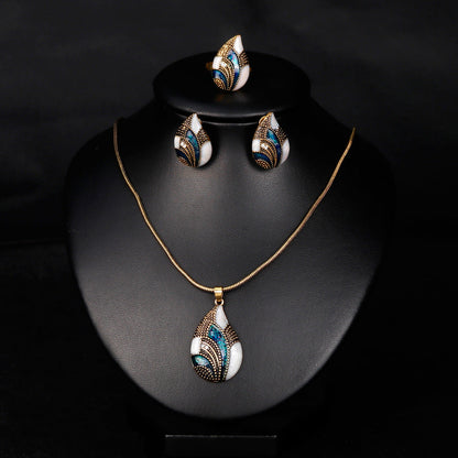 Water Drop Jewelry Set | High-Sense Teardrop Necklace & Earrings | Trendy Minimalist Crystal Bridal Set | Luxury-Label Statuesque Radiant Accessory | 2026 High-Fashion Emerald-Luxe Essential