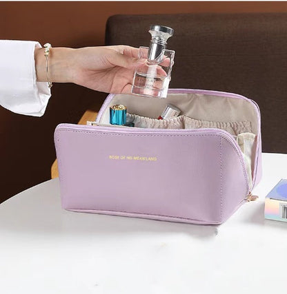 Professional Travel Cosmetic Bag | Women’s High-Capacity Makeup Organizer | Luxury Portable Toiletry Storage Bag | Trendy Water-Resistant Beauty Case | 2026 High-Fashion Multi-Function Makeup Pouch