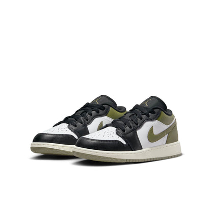 Air Jordan Grade School Retro 1 Low Sneakers