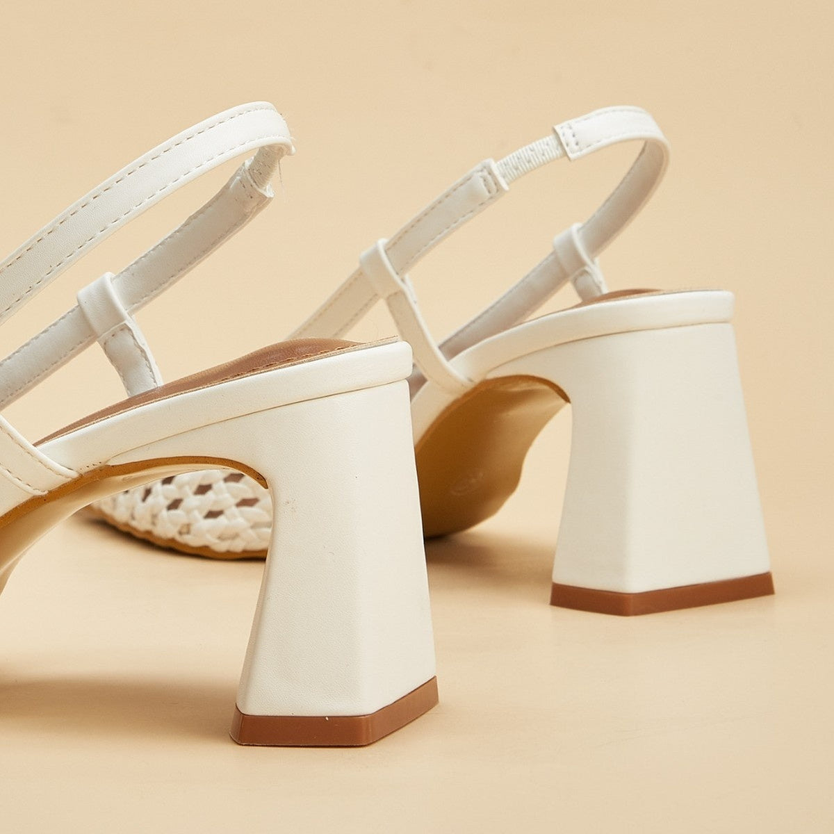 White Pointed-Toe Woven Mesh Sandals | Elegant Closed-Toe Summer Flats | Luxury Breathable Mesh Slingback Shoes | Trendy Minimalist White Pointed Sandals | 2026 High-Fashion Lightweight Summer Footwear