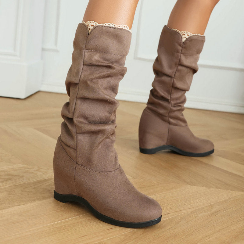 Women’s Premium Suede Platform High-Top Boots | Trendy Thick-Sole Lace-Up Booties | Elegant Soft Suede Streetwear Boots | High-Sense Platform Ankle Boots for Women | 2026 Winter Fashion Footwear