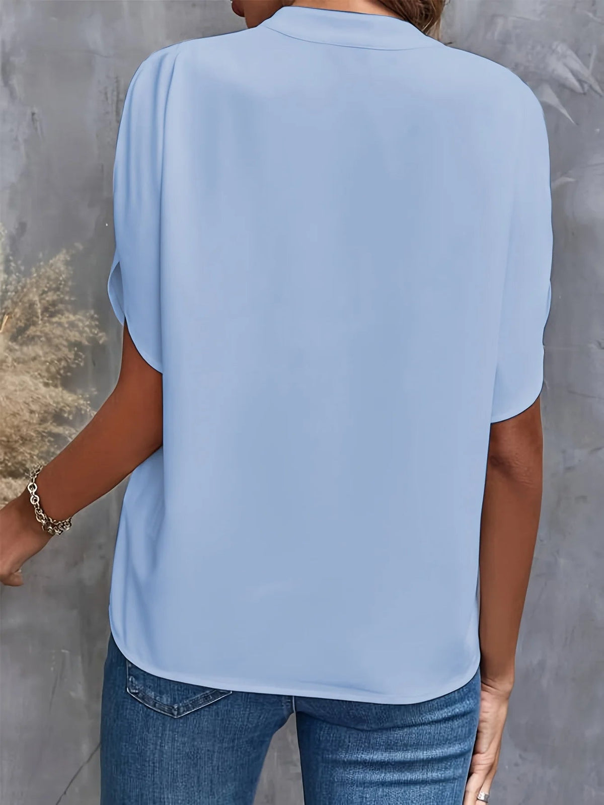 ✨Women's Short Sleeve Solid Color Notch Collar Short Sleeve Shirt