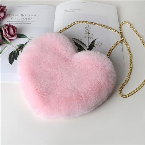 Women’s Love Heart Plush Chain Shoulder Bag | High-Sense Valentine’s Party Handbag | Trendy Minimalist Faux Fur Statement Purse | Luxury-Label Statuesque Radiant Accessory | 2026 High-Fashion Emerald-Luxe Essential