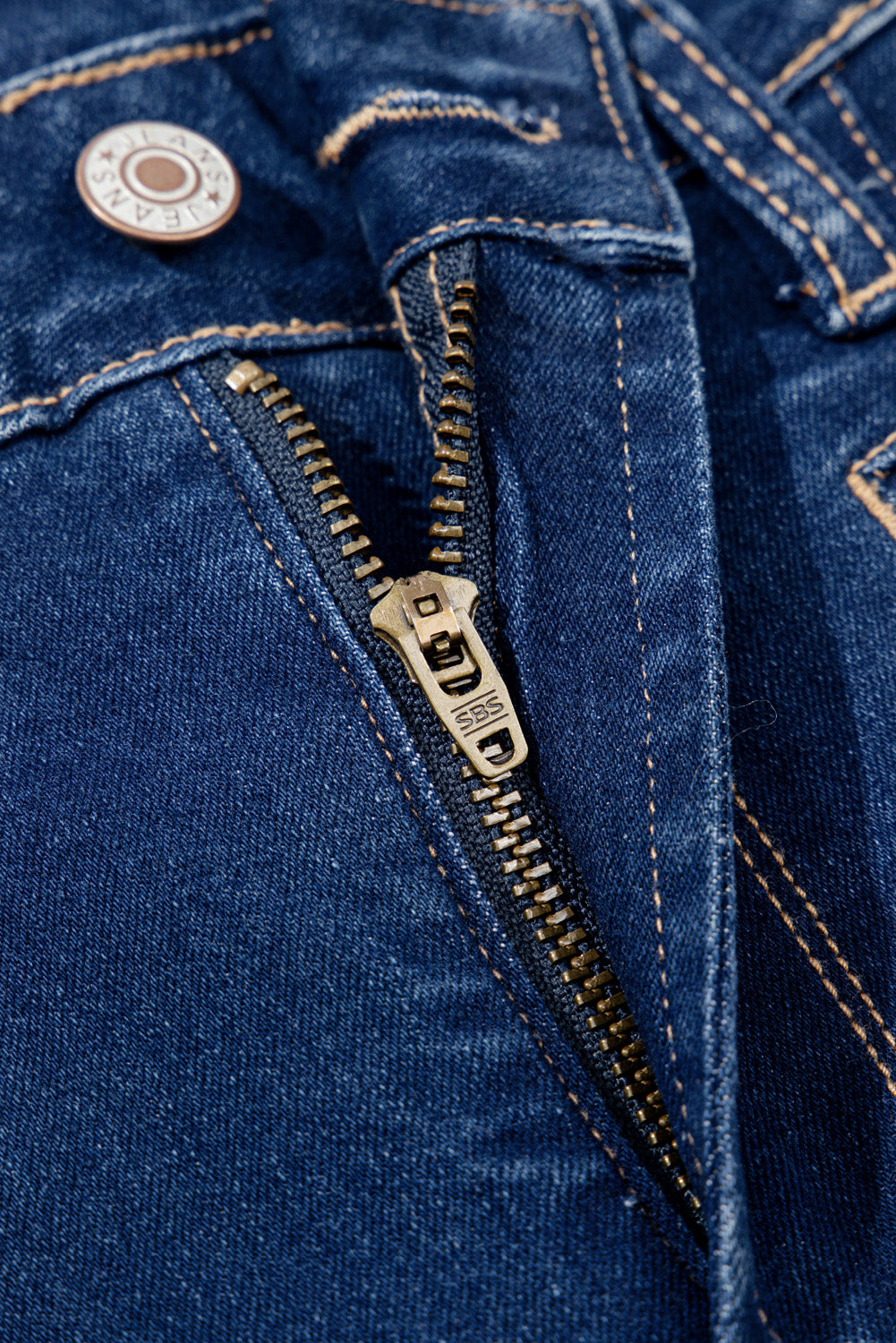 Threaded Pear Ayleen Center Seam Deep Wash Straight Jeans