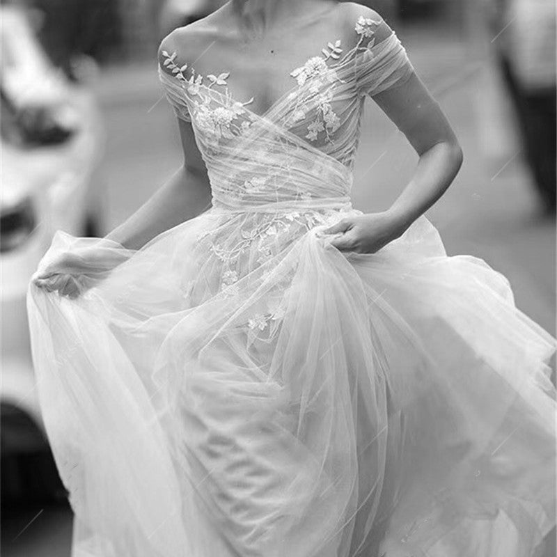 Women’s Fashion Lace Outdoor Wedding Dress | Elegant Lawn & Garden Bridal Gown | Whimsical A-Line Floral Lace Dress | Breathable Ivory Tulle Evening Gown | 2026 Romantic Outdoor Bride Collection