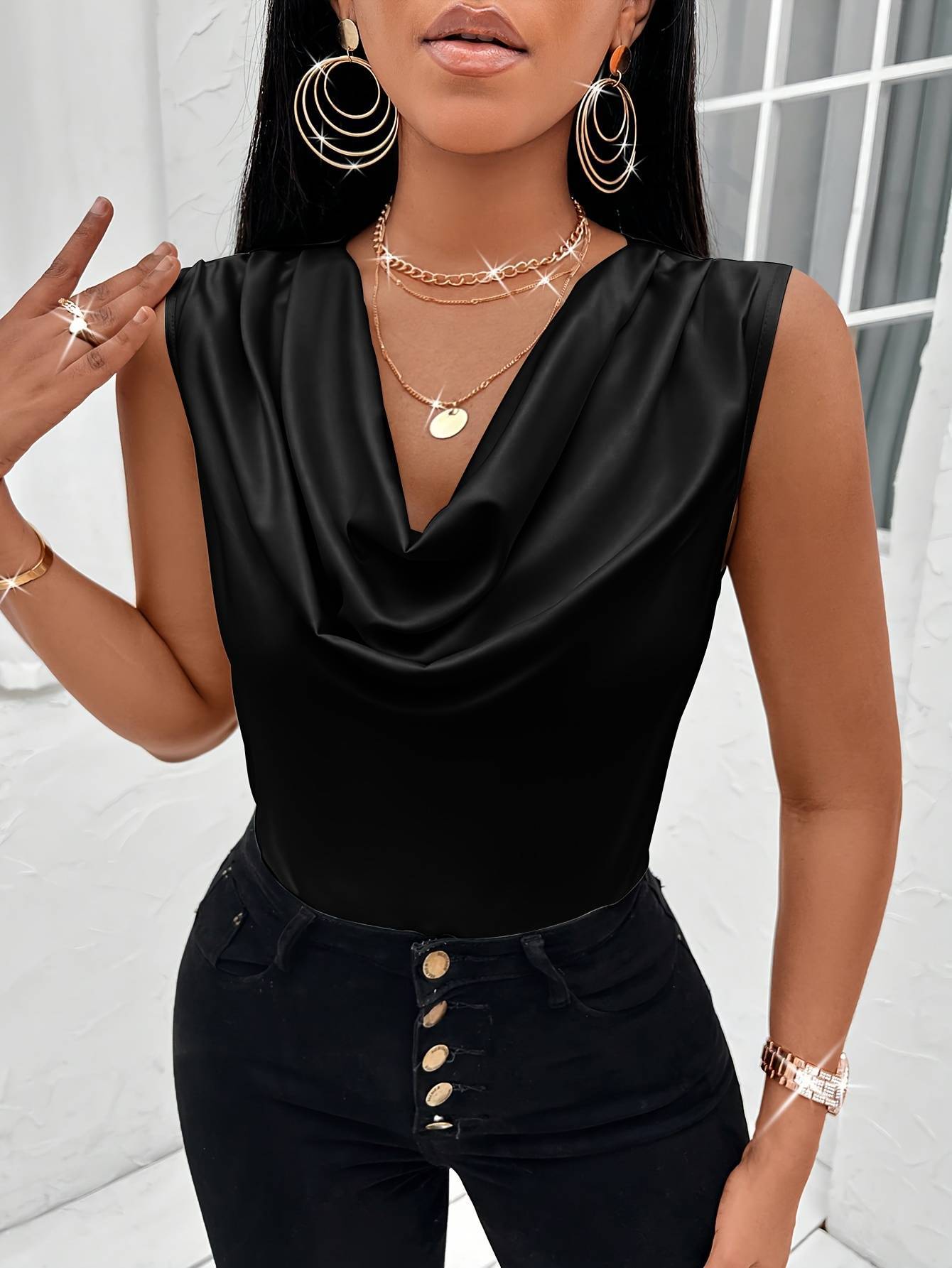 Slim fit sleeveless t-shirt for women