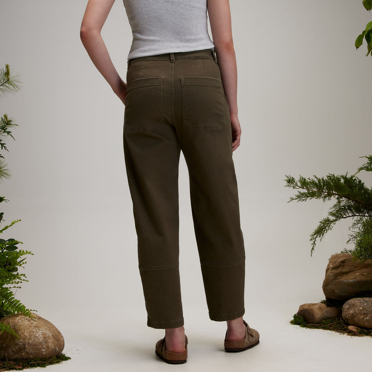Alpine Design Women's Barrel Relaxed Fit High Rise Cropped Pants