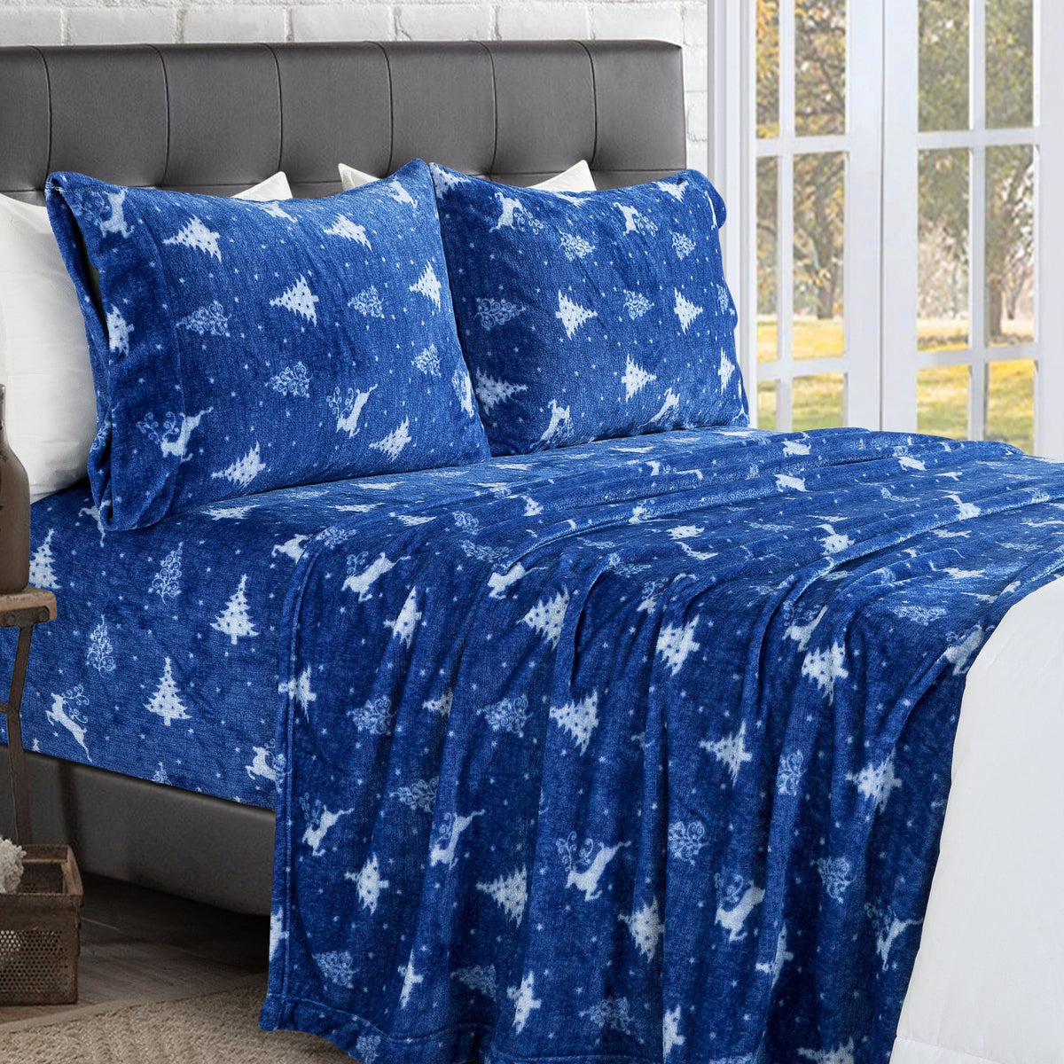 Elegant Comfort 4-Piece Holiday Christmas Velvet Plush Flannel Sheet Set