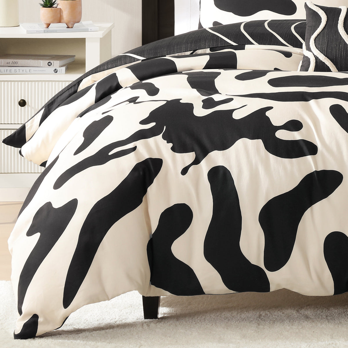 BebeTeen Ebony and Ivory Reversible Comforter Set
