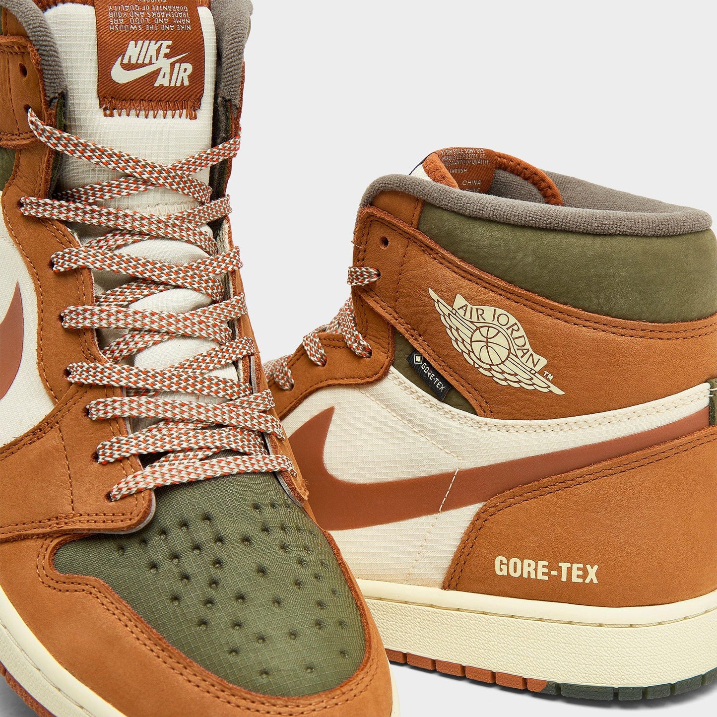 Air Jordan Men's Retro 1 Element - DB2889-102