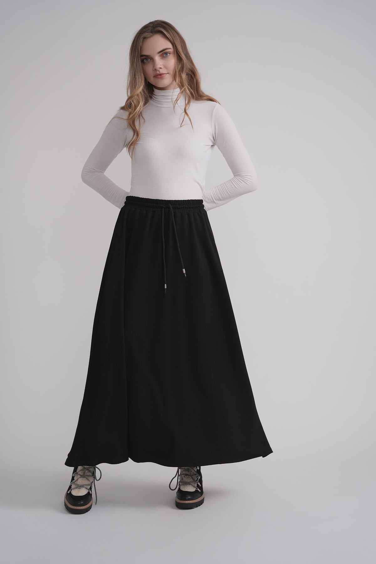 Basic Skirt - Black