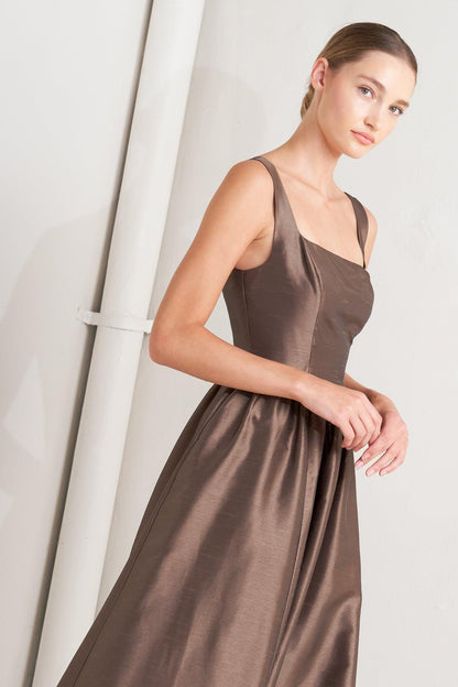 Café Luster Woven Midi Dress