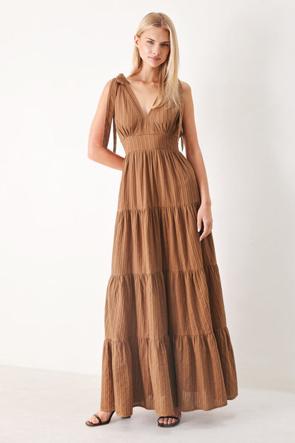 Calm Beauty Woven Maxi Dress