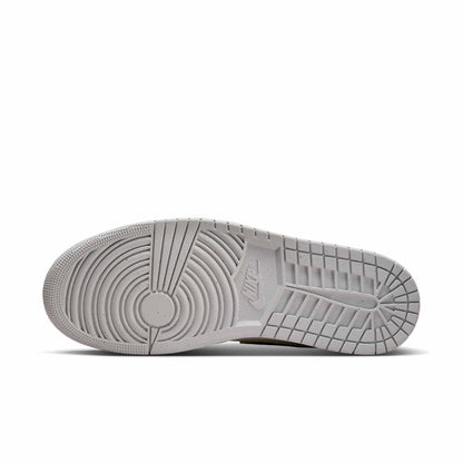 Air Jordan Men's Retro 1 Low Se Sneakers