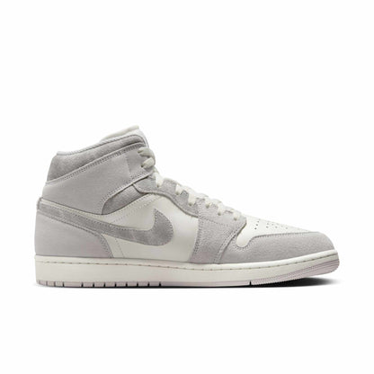 Air Jordan Men's Retro 1 Mid Se Sneakers