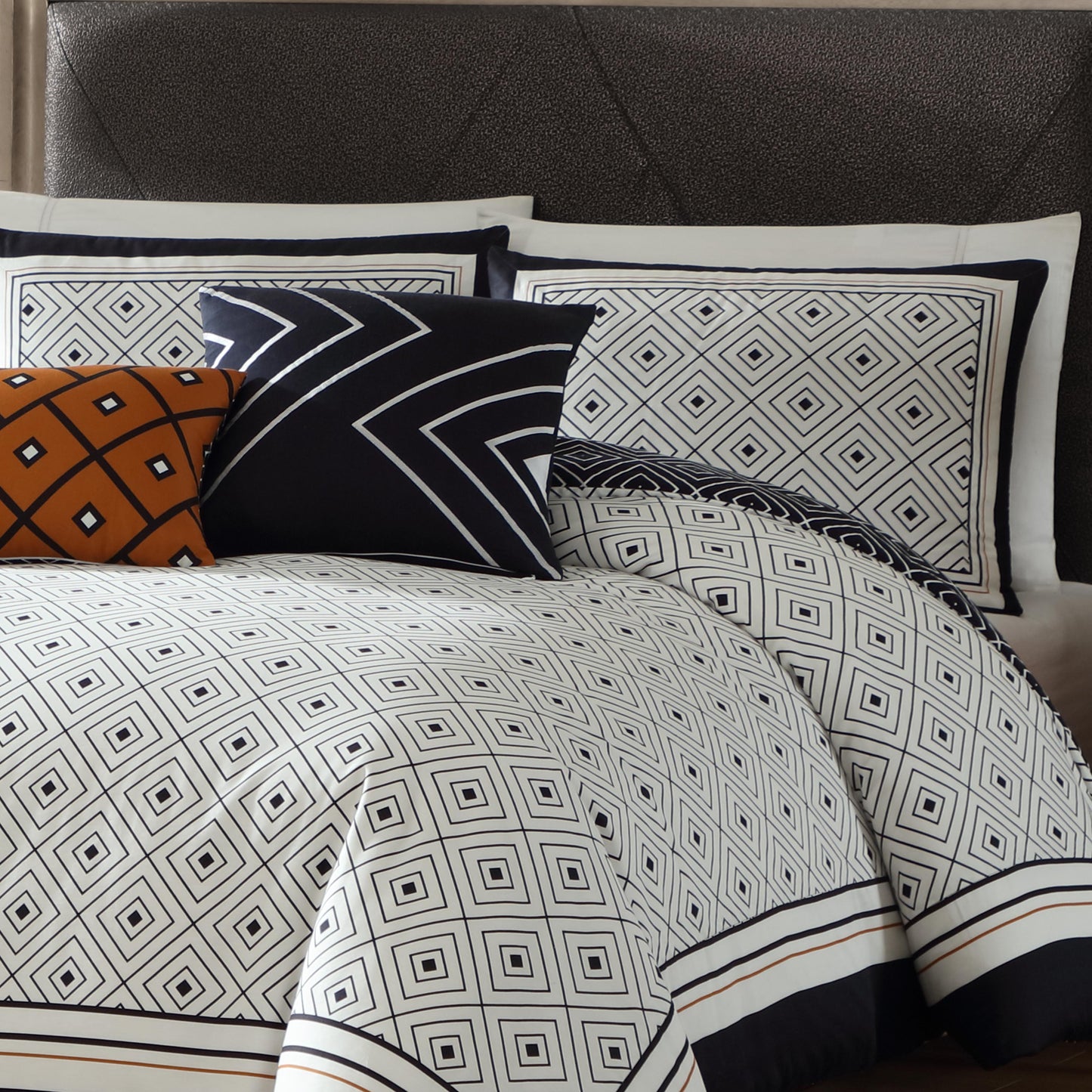 Bebejan Geometric Black & White 5 Piece Reversible Comforter Set