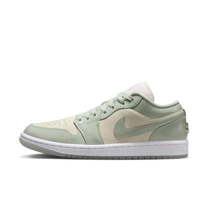 Air Jordan Women's Retro 1 Low Se Sneakers