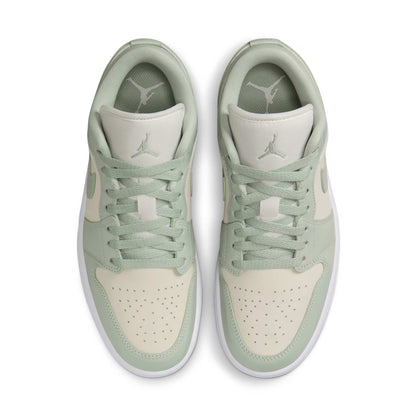Air Jordan Women's Retro 1 Low Se Sneakers