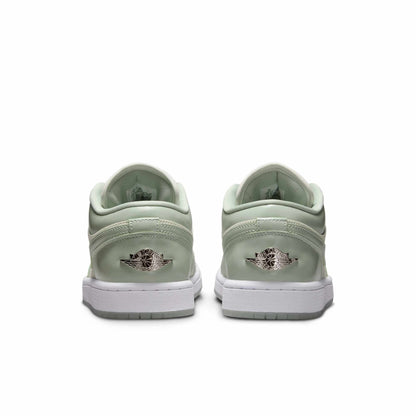 Air Jordan Women's Retro 1 Low Se Sneakers