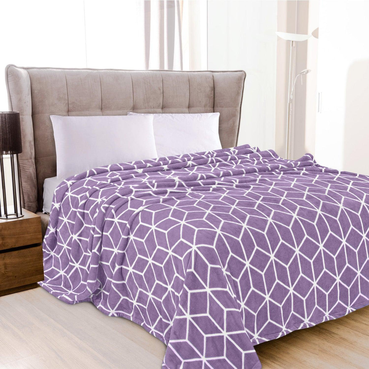 Elegant Comfort Cube Printed Velour Fleece Blanket - Geometric Design Velvety Feel
