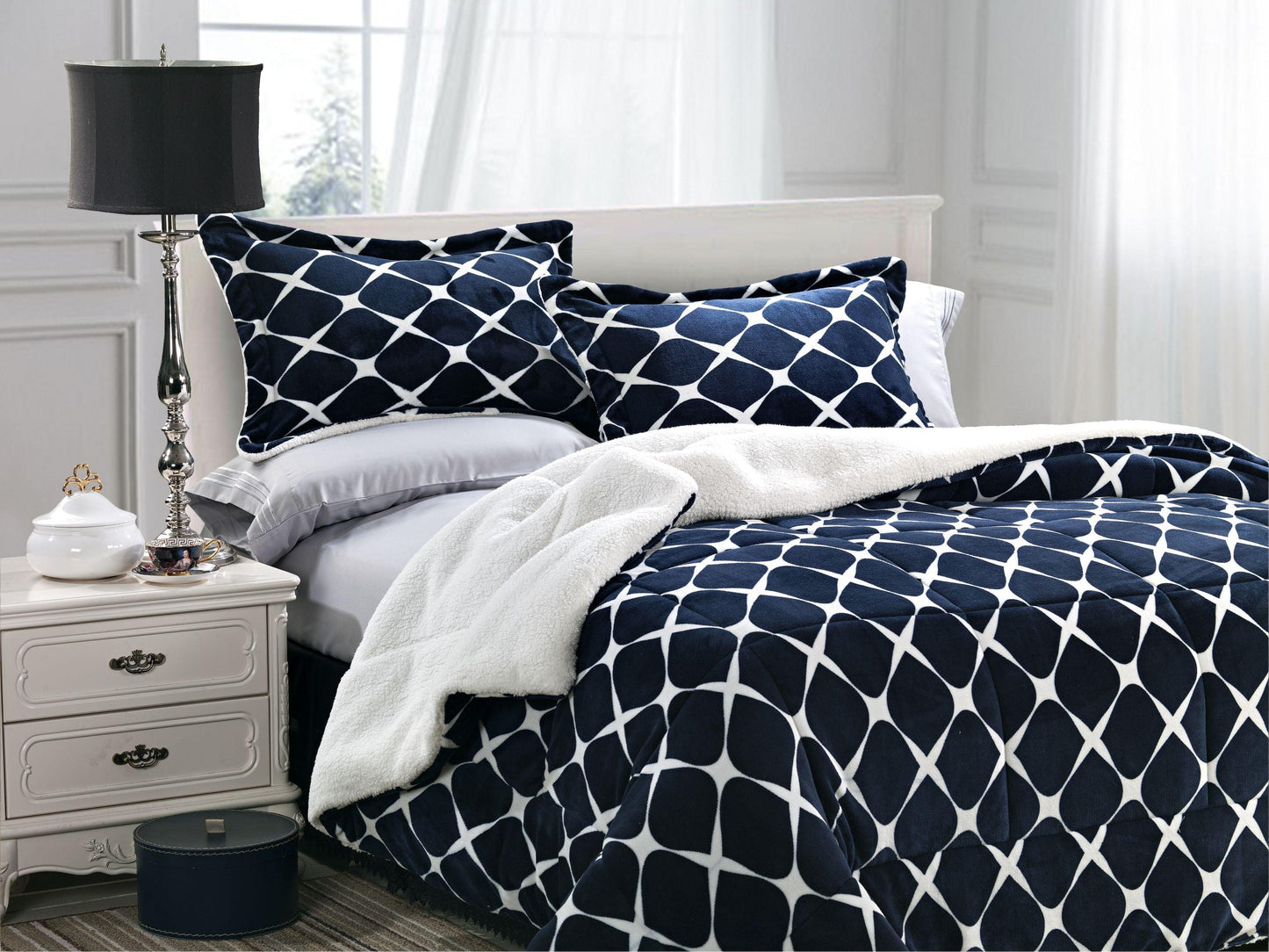 Elegant Comfort 3-Piece Micro-Suede Reversible Sherpa - Bloomingdale Pattern Comforter Set